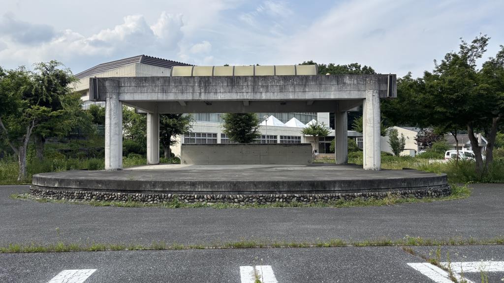 吉田取方総合運動公園屋外ステージ